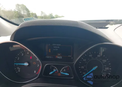 2018 Ford Escape S z USA, uszkodzony, nr VIN 1FMCU0F71JUC37821